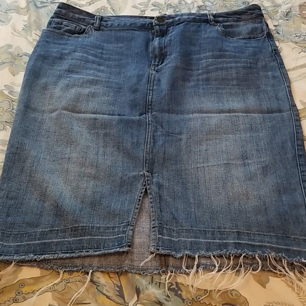 Denim pencil skirt